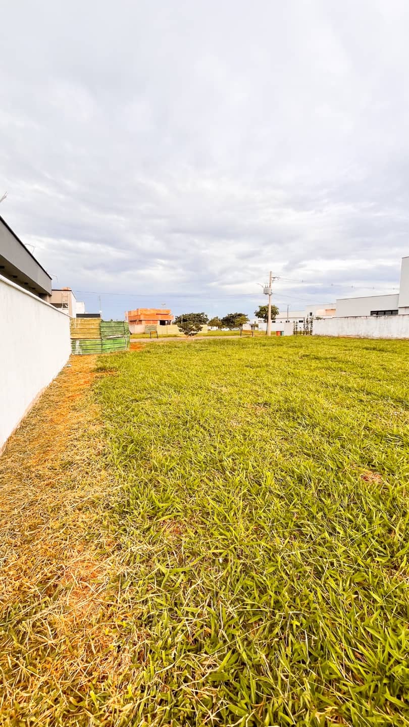 Lote 372m² plano no Terras Alpha I – perto da portaria