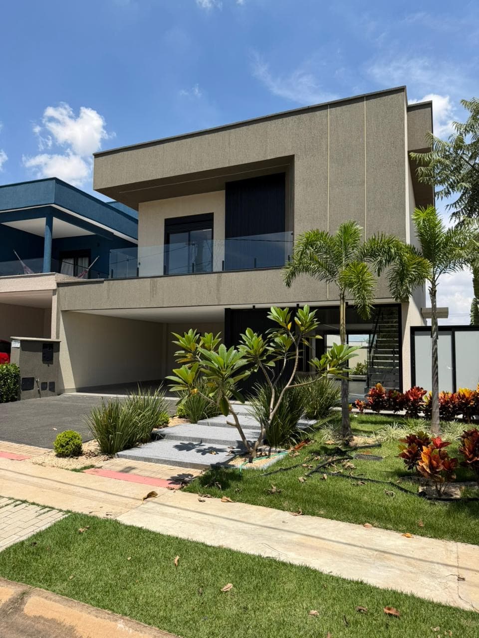 Sobrado alto padrão - Parqville Jacarandá - 274,90m²