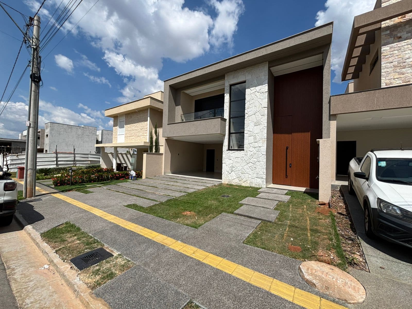 Sobrado Jardins Sevilha 248m²