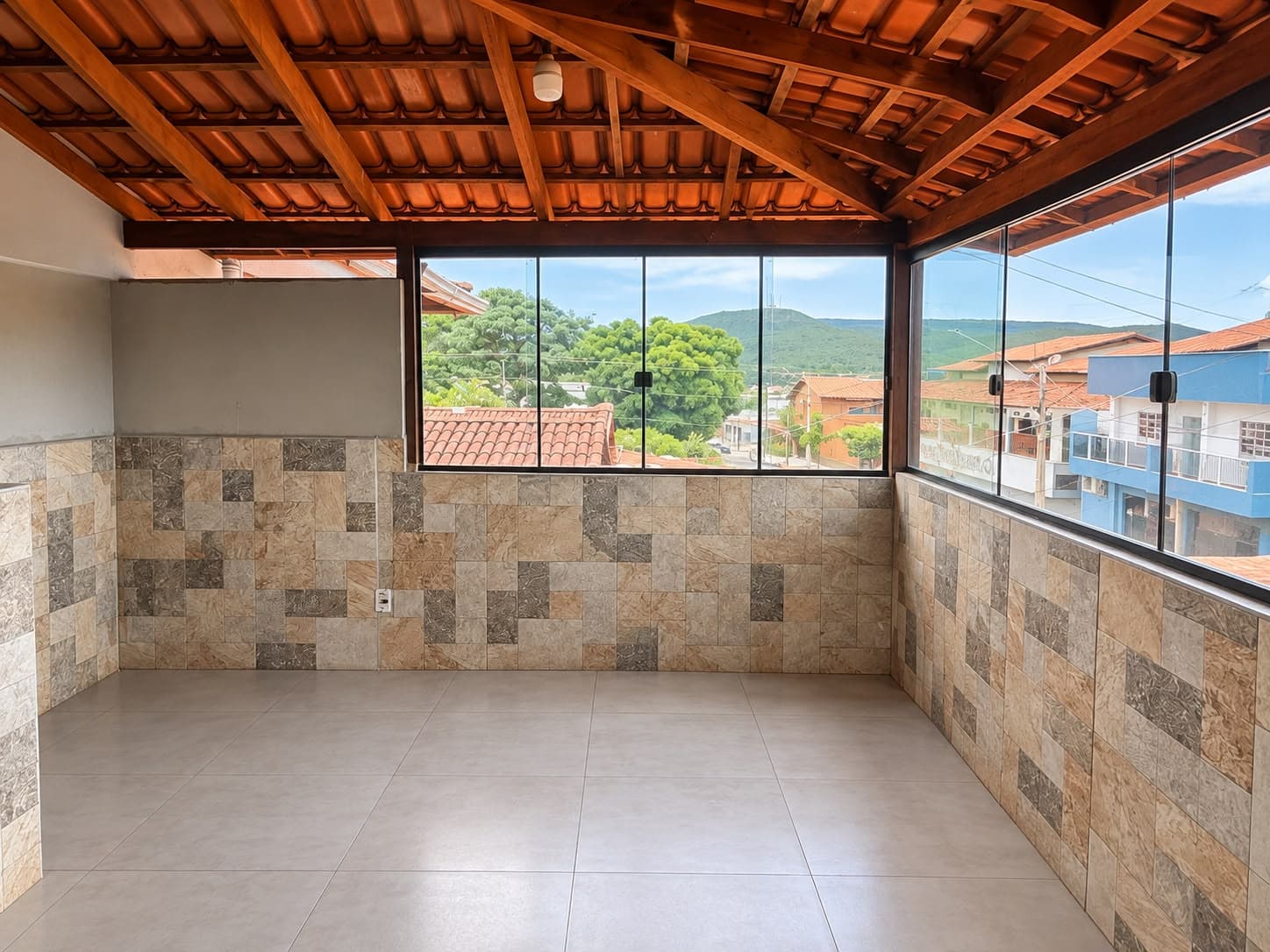 4 CASAS Á VENDA EM PIRENÓPOLIS - TODAS ALUGADAS
