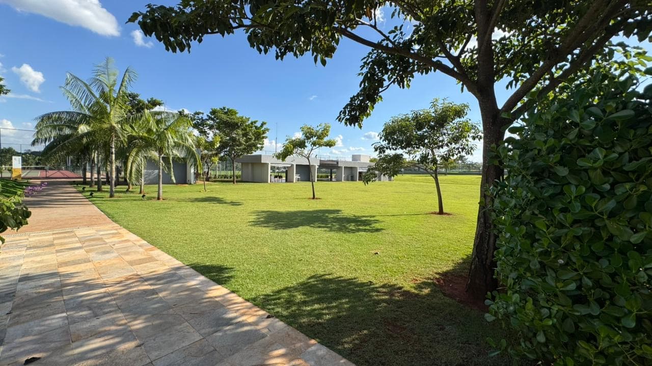 Lote - Terras Alpha 2 | Senador Canedo - 303m²