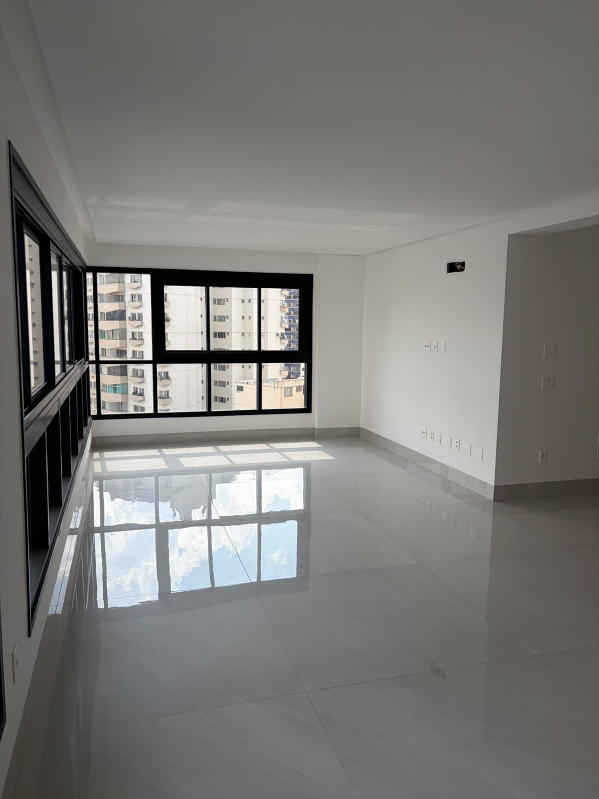 APARTAMENTO QUASAR FLAMBOYANT EM FRENTE AO PARQUE