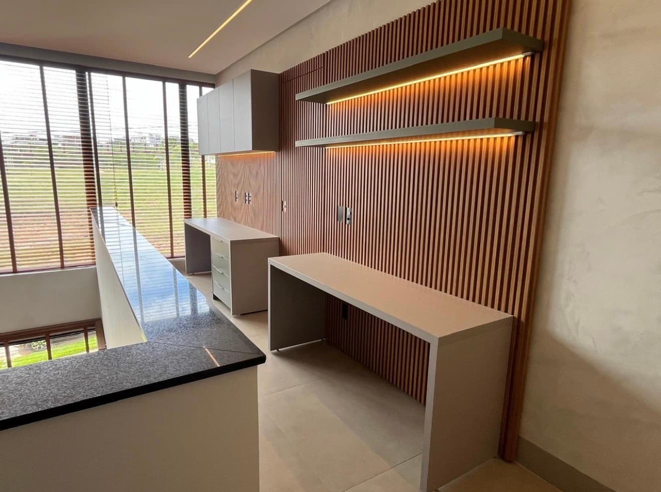 Sobrado 4 suítes + escritório 230m2
