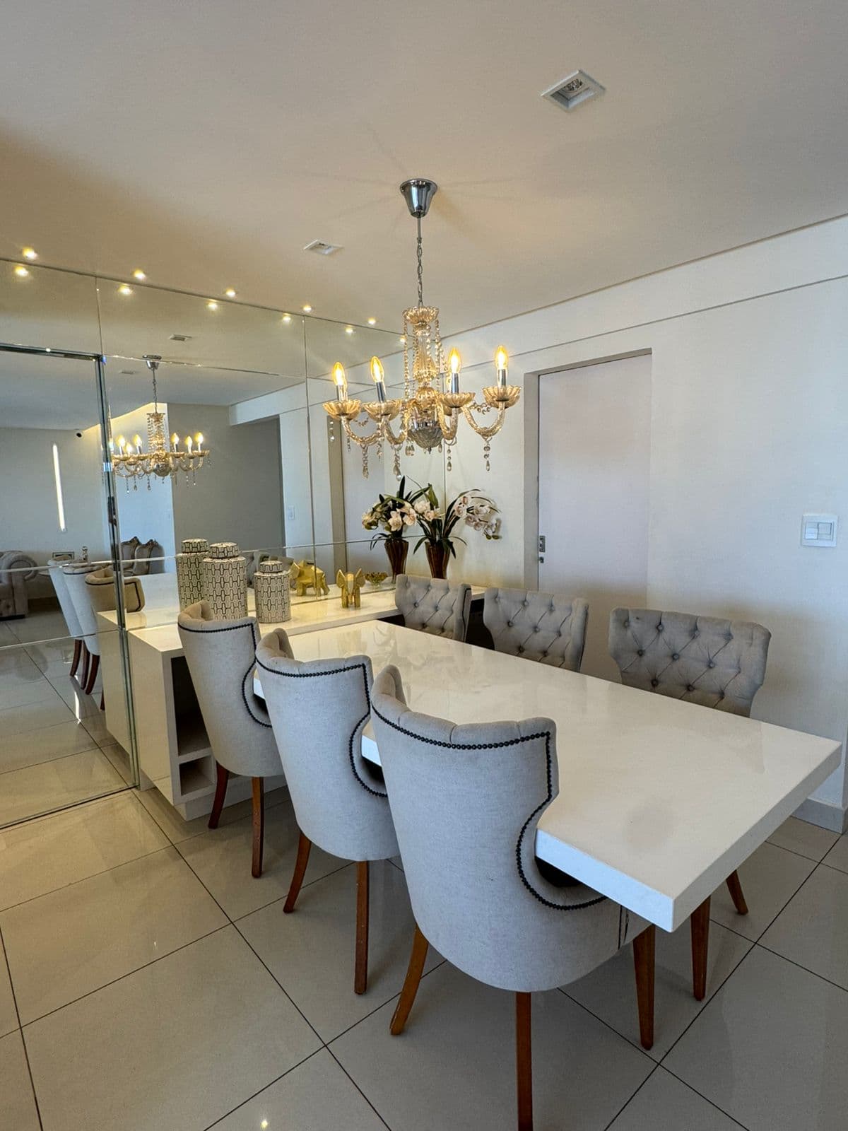 Apartamento 3 suites Mobiliado Setor Oeste