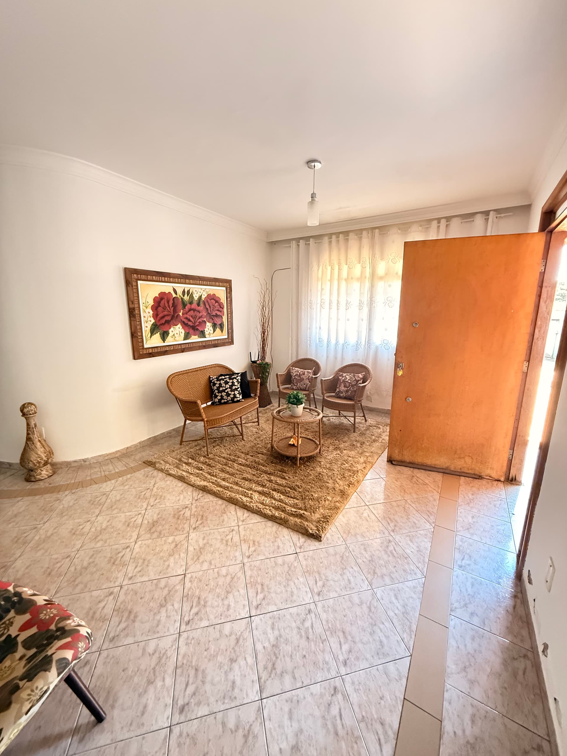 CASA 2 QUARTOS NA VILA ALZIRA
