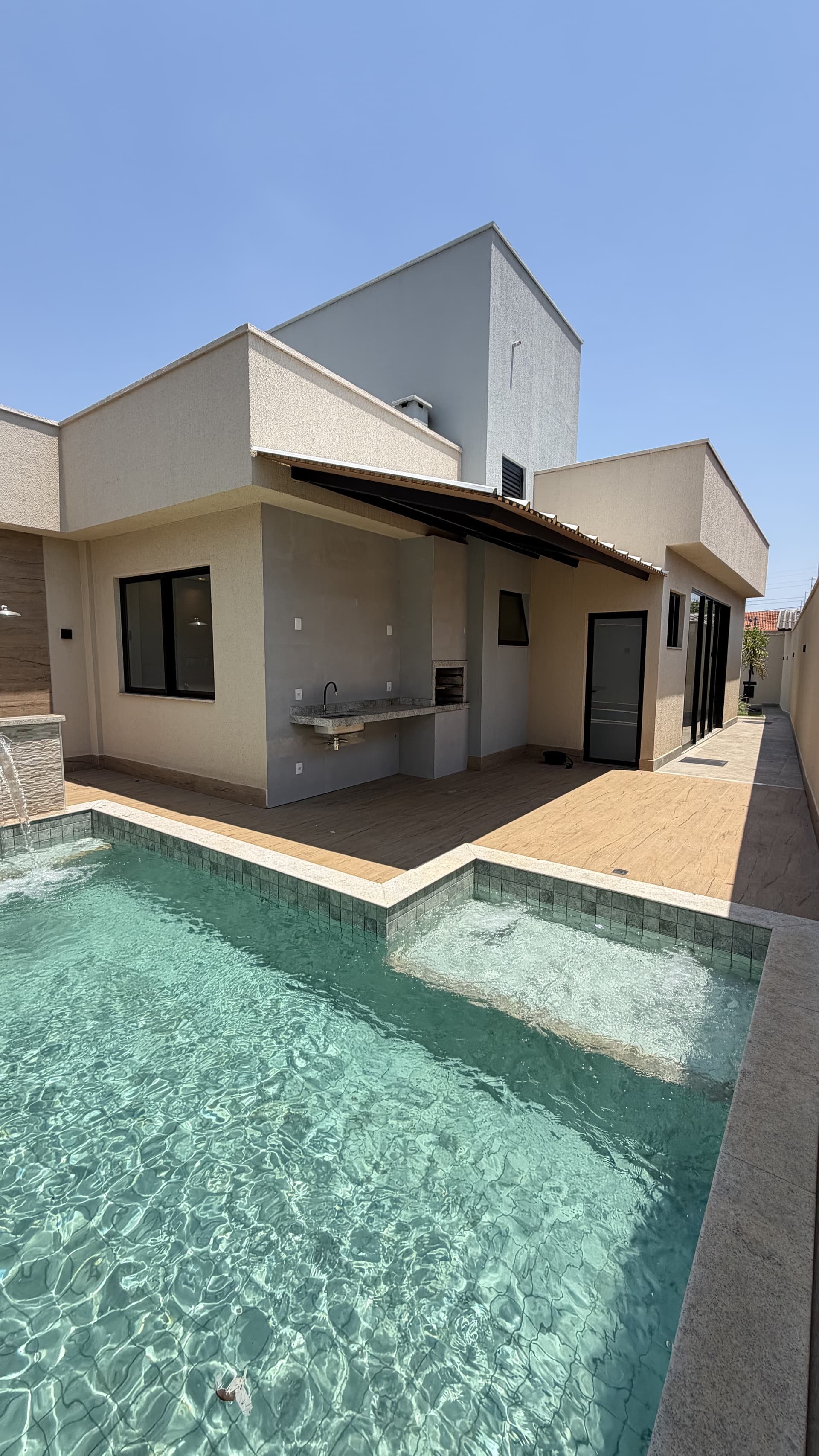 Linda Casa três quartos com piscina no parque amazonas fino acabamento com qualidade e sofisticação
