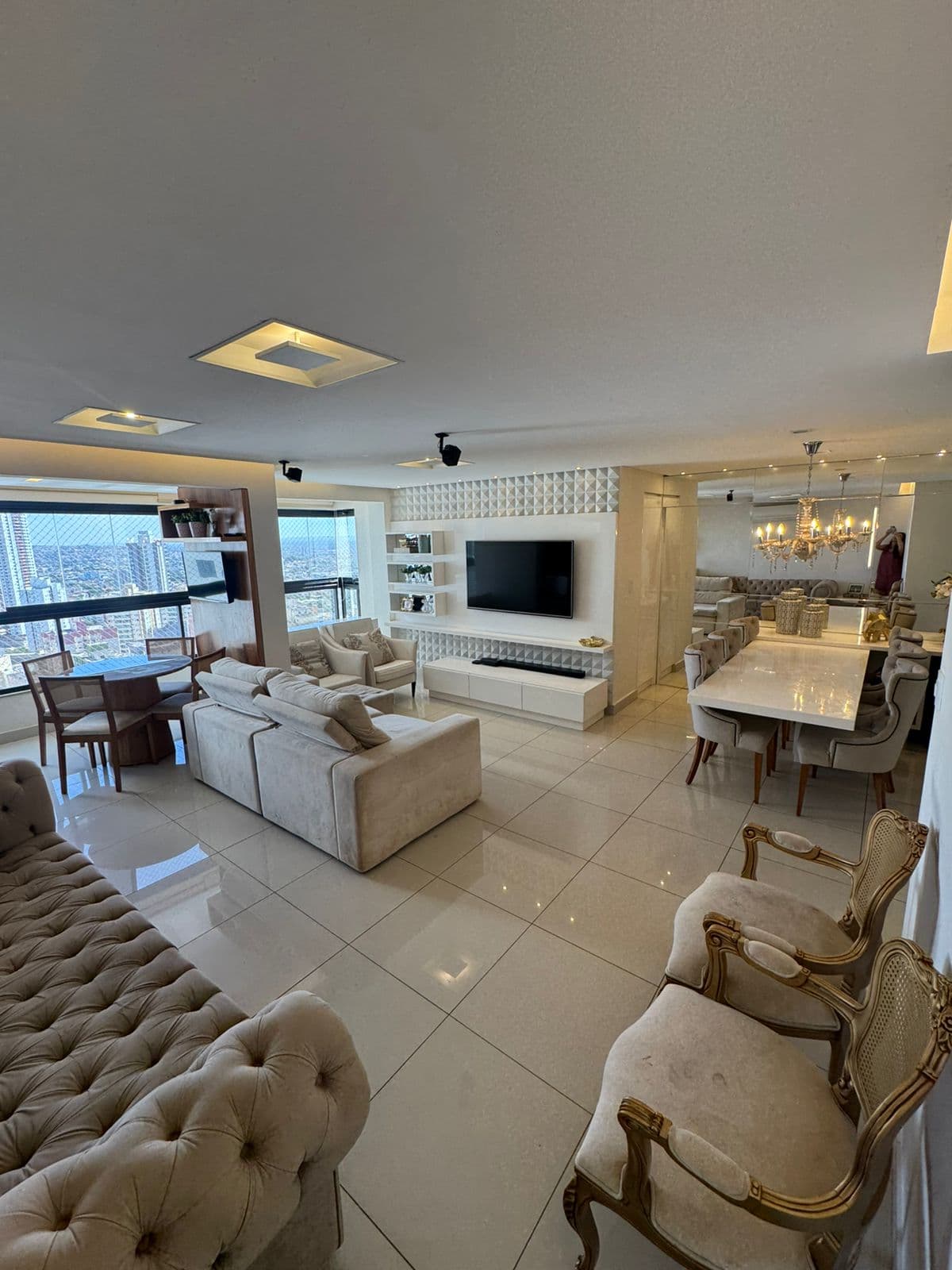 Apartamento 3 suites Mobiliado Setor Oeste