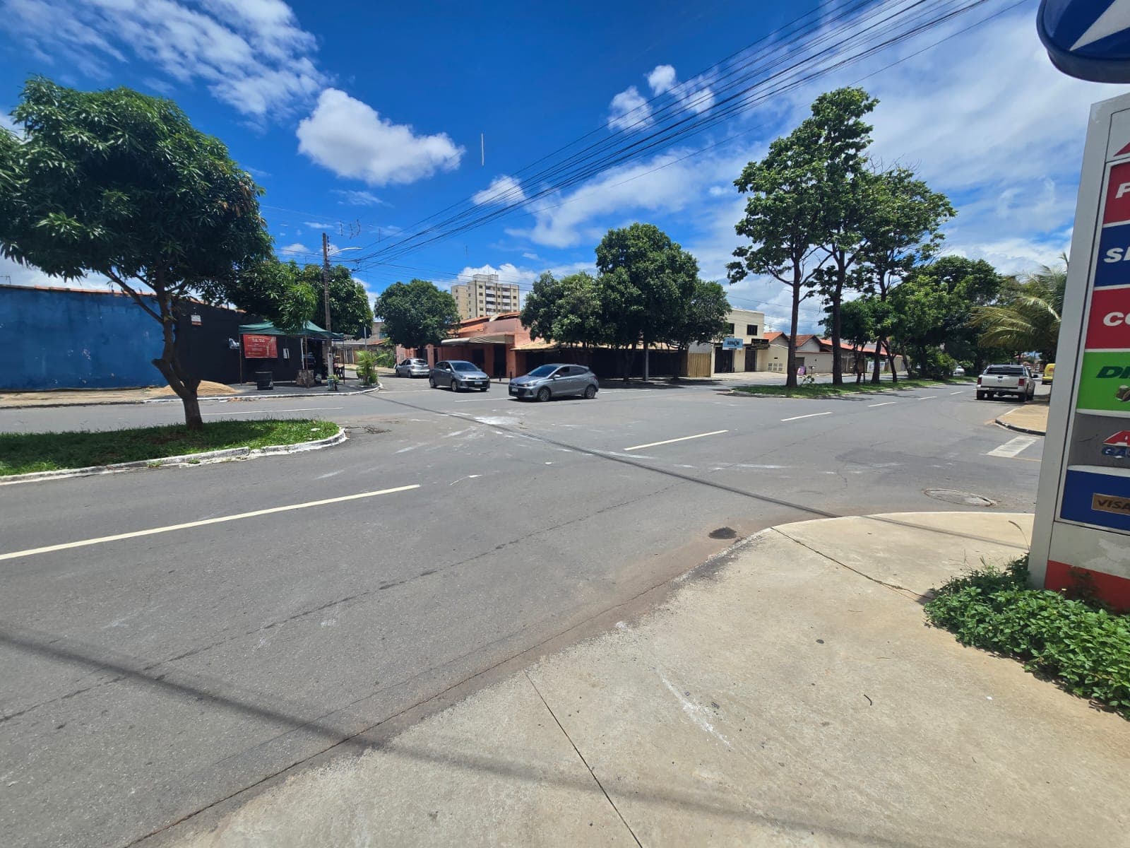Posto de Gasolina ao lado do Buriti Shopping de esquina grande oportunidade de investimento