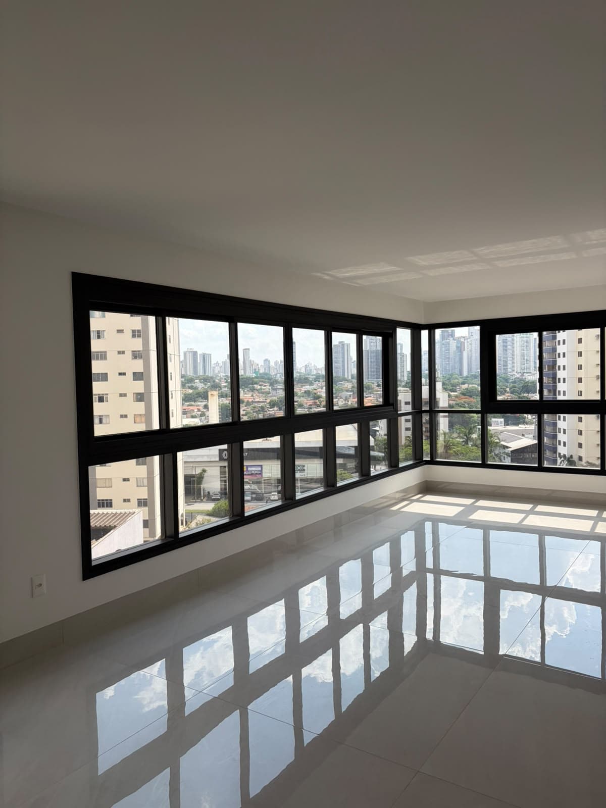 APARTAMENTO QUASAR FLAMBOYANT EM FRENTE AO PARQUE