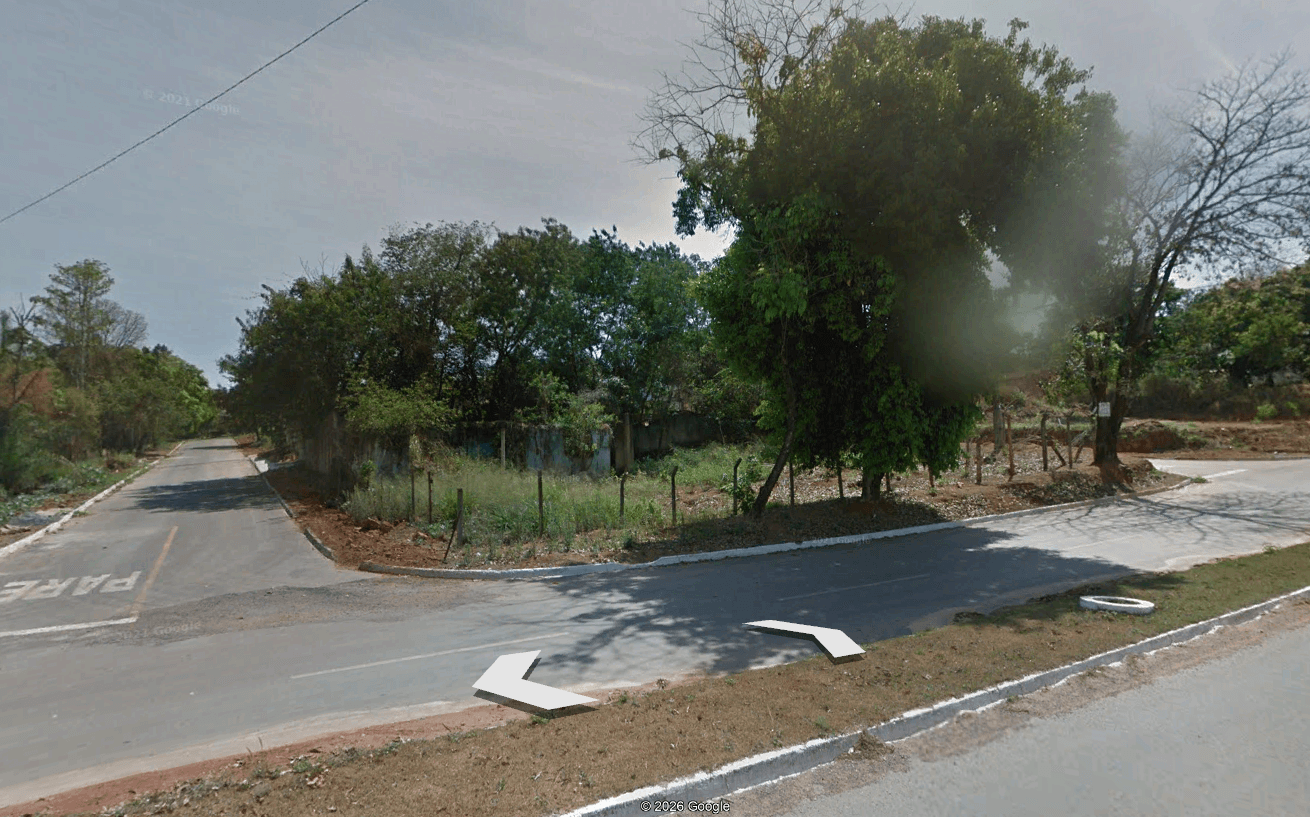 Dois Lotes vizinhos somando 905 metros cabeça de quadra na vila maria a poucos metros da Br-153