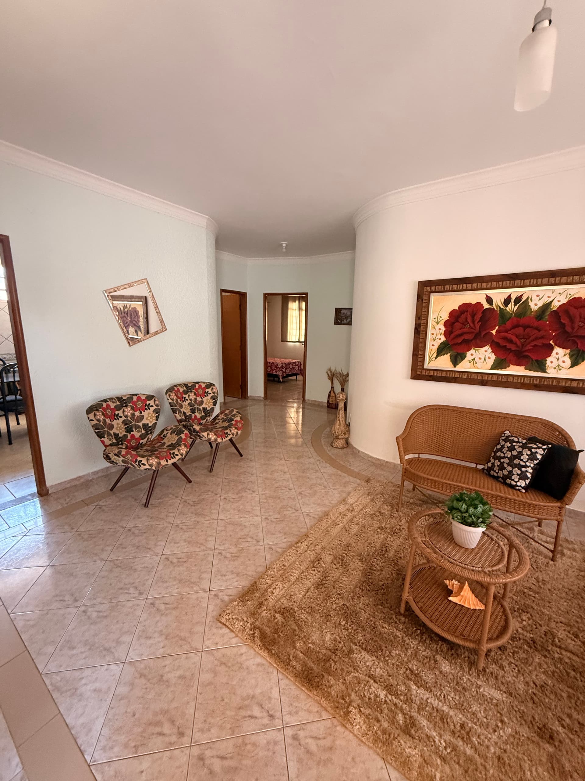 CASA 2 QUARTOS NA VILA ALZIRA