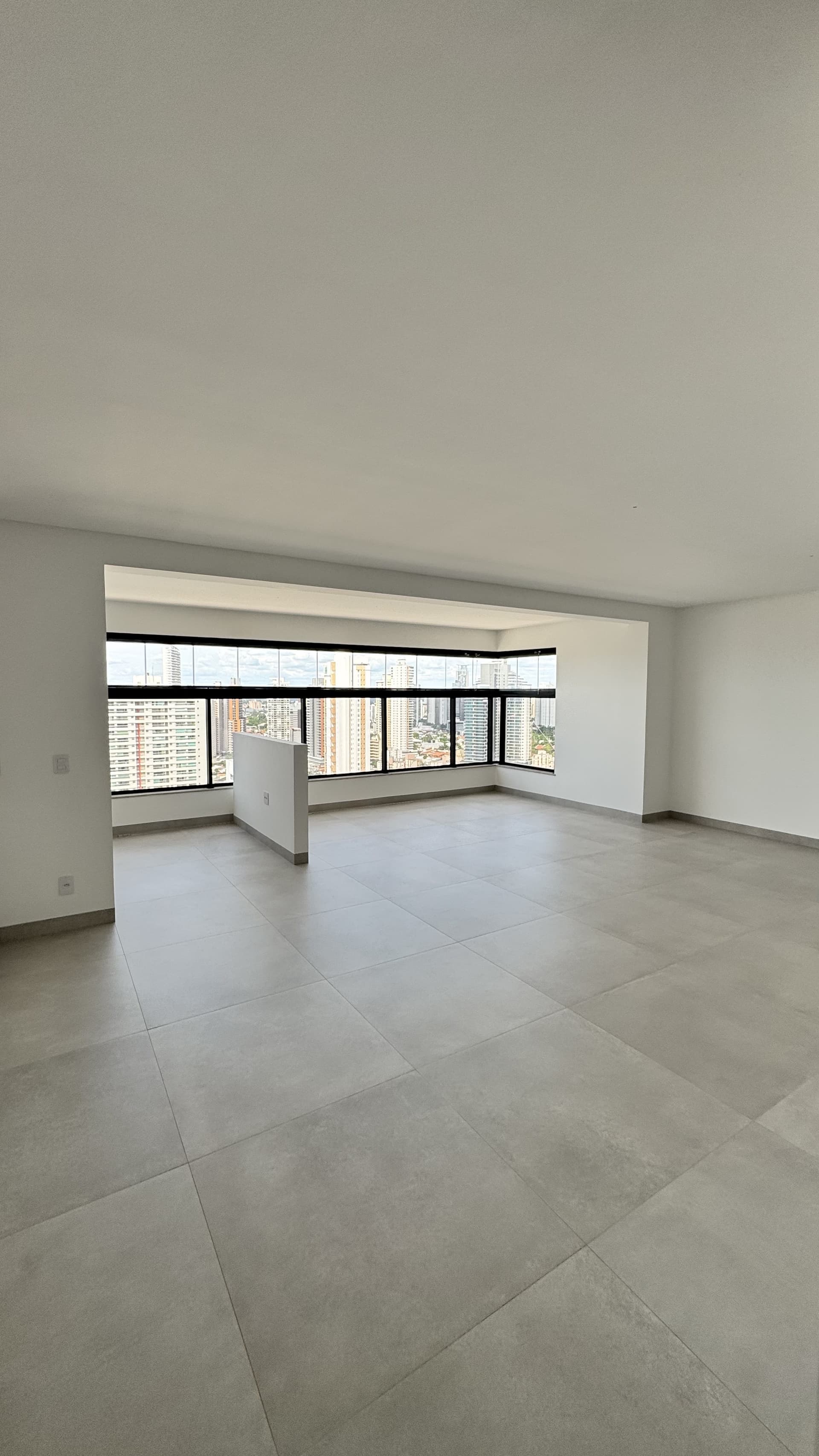 Apartamento de 3 suítes no setor Bueno - Casa Brasileira