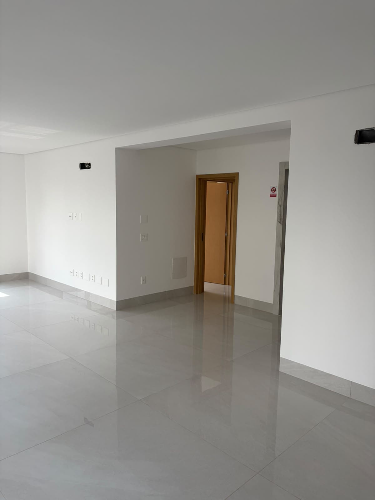 APARTAMENTO QUASAR FLAMBOYANT EM FRENTE AO PARQUE