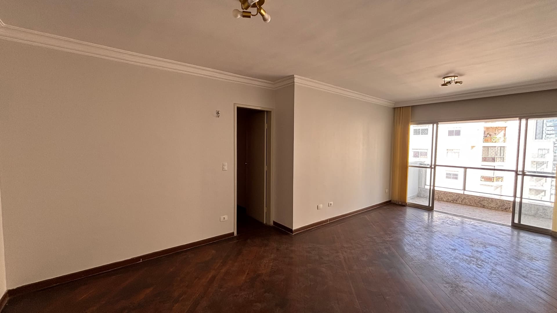 Apartamento 3/4 com suíte e closet Setor Oeste